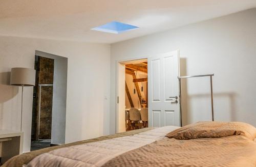 Magdeburg Apartment | Living&Comfort Penthouse-Suite - Netflix, Kingsize beds, Fast Wi-fi, Espresso