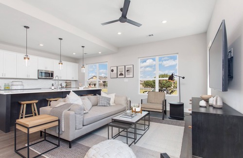 Wellborn House | Living Local Aggie Retreat I Brand New Build I Next to A&M Campus I Pool