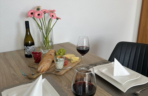 Schonebeck Apartment | Livoro Pequeño Apartment