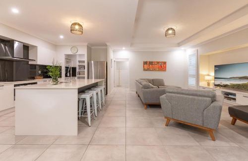 Elizabeth Beach House | Lizzie Bliss