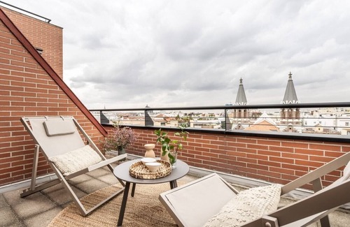 Almagro Apartment | Llivia - 3 bedrooms and terrace in Almagro