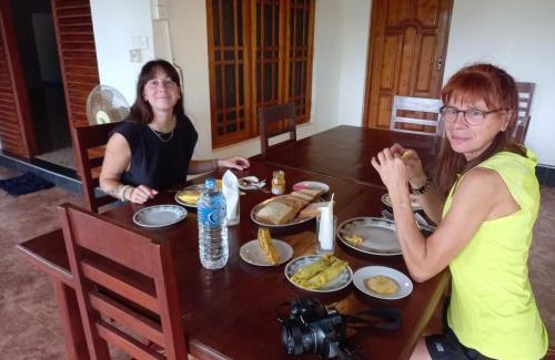 Pahala Maragahawewa Hotel | LLT Tourist Inn and Safari Jeep