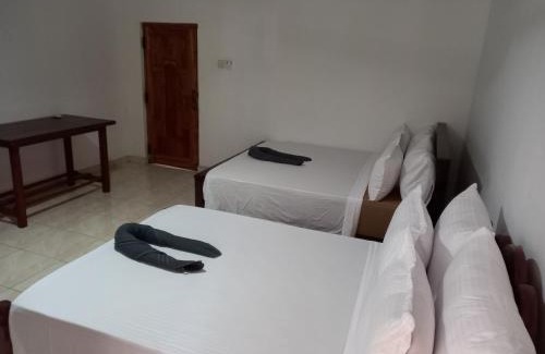 Pahala Maragahawewa Hotel | LLT Tourist Inn and Safari Jeep