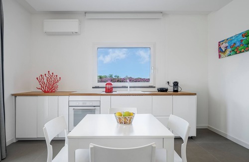 Fontane Bianche Villa | LM7 VILLA a stone's throw from the sea, Infinity Pool, Hydro, Wi-Fi, Garden