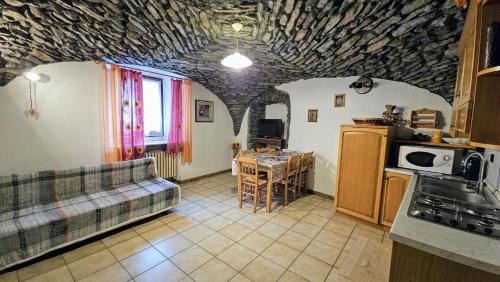 Pallusieux Apartment | Lo Tatà - Maisons de Charme - Caratteristico Appartamento a 2 passi da Courmayeur