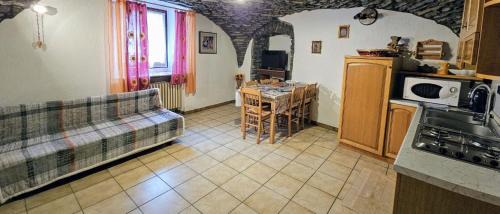 Pallusieux Apartment | Lo Tatà - Maisons de Charme - Caratteristico Appartamento a 2 passi da Courmayeur