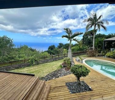 La Montagne House | L’Oasis Saint Bernard