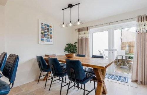Poole House | Lobster Cottage - Stone's Throw from Vibrant Poole Quay