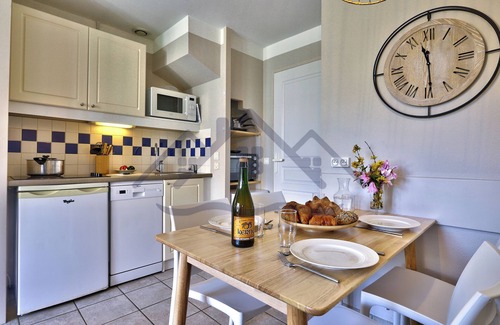 Guilvinec House | LocaLise - Maison G4 au Guilvinec - Garden and pool view - Walking distance to all amenities