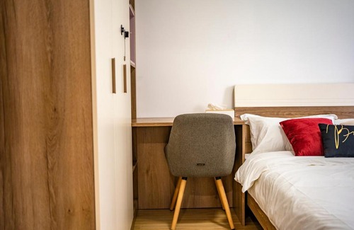Haigang District Apartment | Locals Apartment House 01