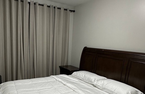 South Newton House | Located In Panorama Area with mountain view & close to main amenities.