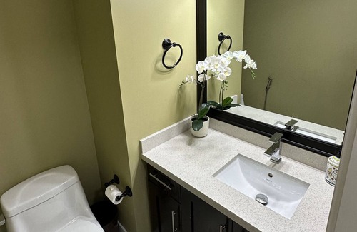 South Newton House | Located In Panorama Area with mountain view & close to main amenities.