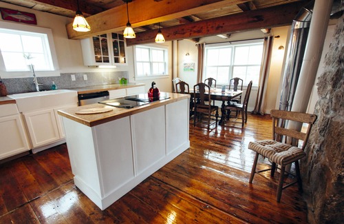 Peggy's Cove Cottage | Located in the heart of Peggys Cove! Featured in Saltscapes Atlantic magazine!