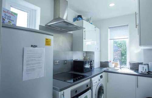 Falkirk Apartment | Located in the Heart of the Falkirk. Family room ideal place for holiday.nn