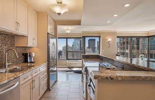 Near North Side Condo | LOCATION! 2b/2b Condo, 51st Floor AMAZING Views, Pool and other Amenities!