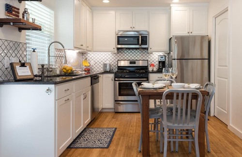Holly House | LOCATION- Clara Cottage is in the Heart of East Austin
