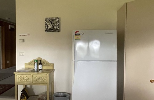 Mansfield House | Location Location - 5 minutes walk to shops, restaurants and cafes.