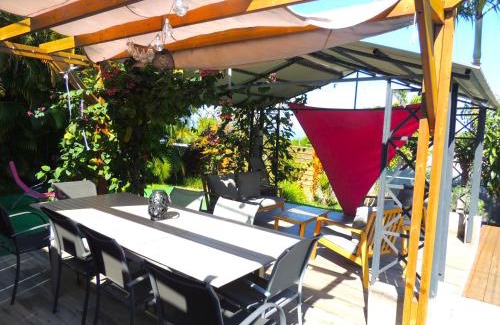 Saint-Pierre House | Location saisonnière by Lzi