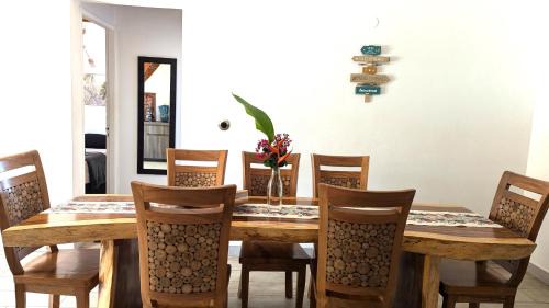 Saint-Pierre House | Location saisonnière by Lzi