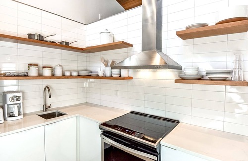 Boise House | Location, style and space! - Midcentury Modern Home - Steps from Restaurant Row