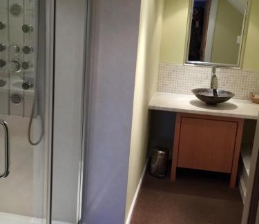 Bridgend of Lintrathen Bed & Breakfast | Lodge at Lochside