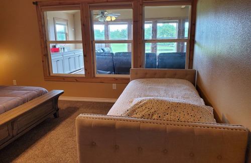 Weston Cabin | Lodge No 1 Scenic Lake View with Kayak & Fishing