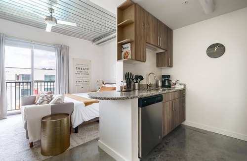 Midtown Apartment | Lodgeur at Mid Main Lofts