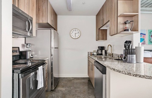 Midtown Apartment | Lodgeur at Mid Main Lofts