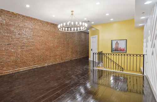 West Philadelphia Apartment | Lodgyy - Comfortable King-Suite