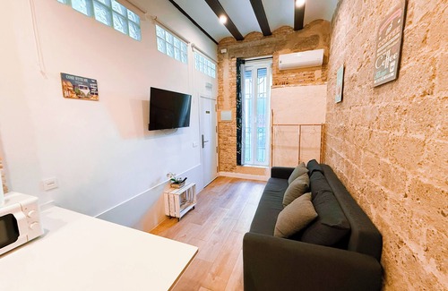 Montolivet Apartment | Loft 1 independent with shared pool in downtown Valencia