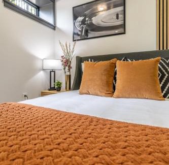 Somerville Apartment | Loft Condo Free Parking,MIT,Harvard,TD Garden