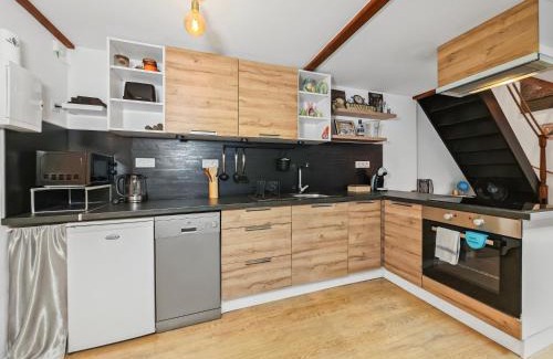 Le Pre-Saint-Gervais Apartment | Loft Duplex à 2 min de Paris - Parking gratuit