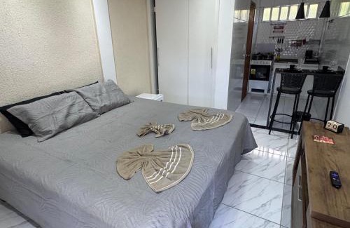 Duques Apartment | Loft em condomínio próximo à entrada da cidade