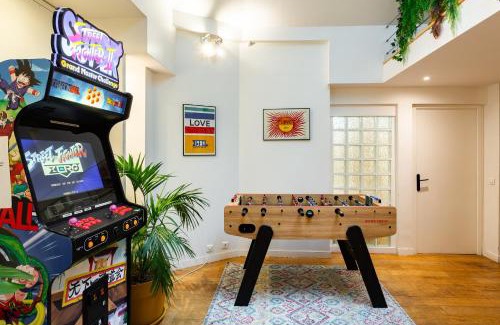 Porte-Saint-Martin Apartment | Loft familial au cœur de Paris avec Clim, Arcade et Baby-foot Proche République et Canal St Martin