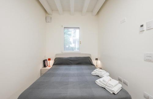 Casalgrande Apartment | Loft Il Moro 2 Maranello Sassuolo Free Netflix & wi-fi