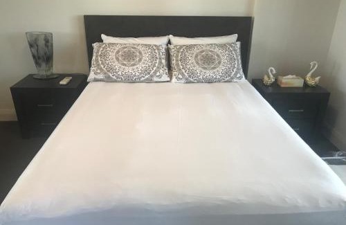 Lidcombe Apartment | Loft of Accor Stadium - Pool, Sleeps 6, 3 BEDS 2 Baths - No PARTIES