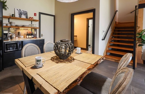 Logan Condo | Loft on #18 by The Inn & Spa at Cedar Falls