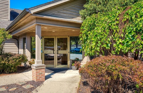 Logan Condo | Loft on #18 by The Inn & Spa at Cedar Falls