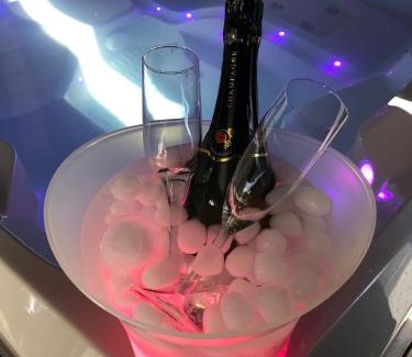 Bruz House | Loft privatisé avec spa XXL et piscine chauffée