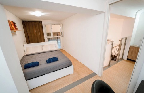 Ripamonti Corvetto Apartment | [Loft The Palm] M2 Metro, Spacious & Parking.