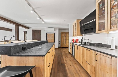 Stateline Condo | Loft w/spectacular lakeviews 4,217 sqft. 5 bed, 6 bath