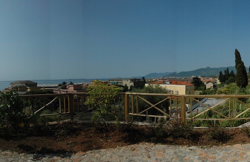 Pietra Ligure House | LOFT with beautiful garden in a green oasis close to the sea