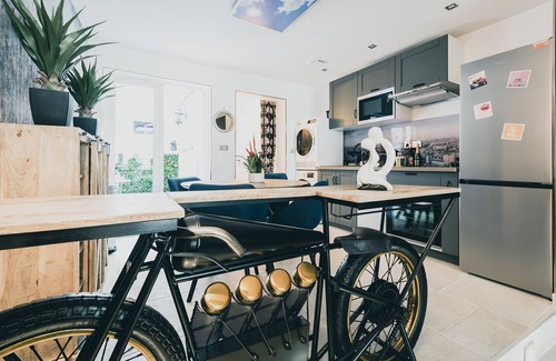 Centre-Ville Apartment | LOFT with private jacuzzi, CENTRE VILLE PONTOISE