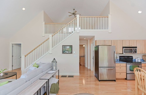 Newbury House | Lofty Views: Plum Island at Your Door