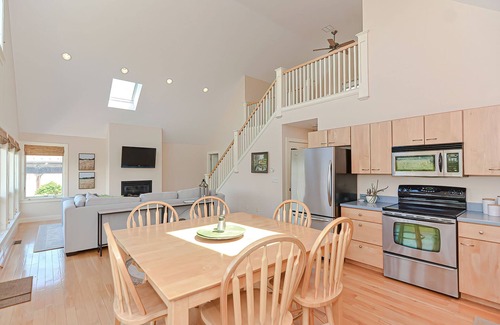 Newbury House | Lofty Views: Plum Island at Your Door