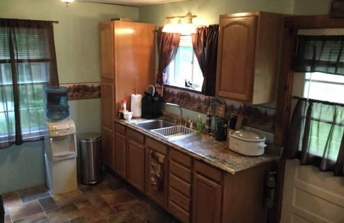 Caroga Lake House | Log Cabin Adirondack Lodge on State Trail System That is “PET FRIENDLY”