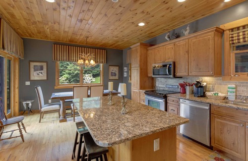Seven Devils Cabin | Log Home Near Skiing, Trails, & More