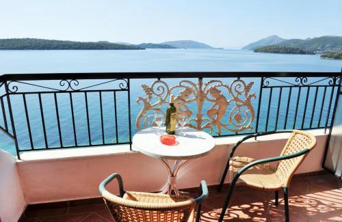 Perigiali Apartment | Logan's Beach Hotel