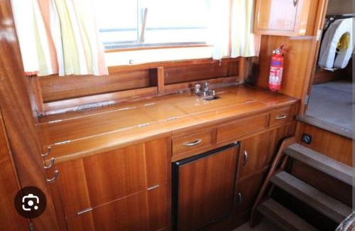 Le Grau-Du-Roi Boat Rental | Logement atypique sur l'eau aux portes de la Camargue