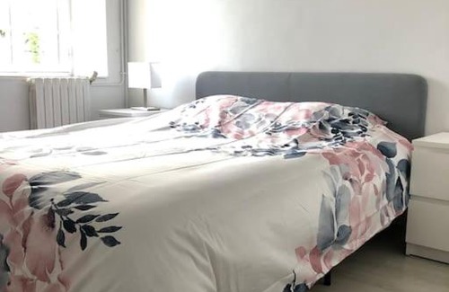 Villeneuve-en-Perseigne Apartment | Logement au coeur d'un haras avec accès à l'étang